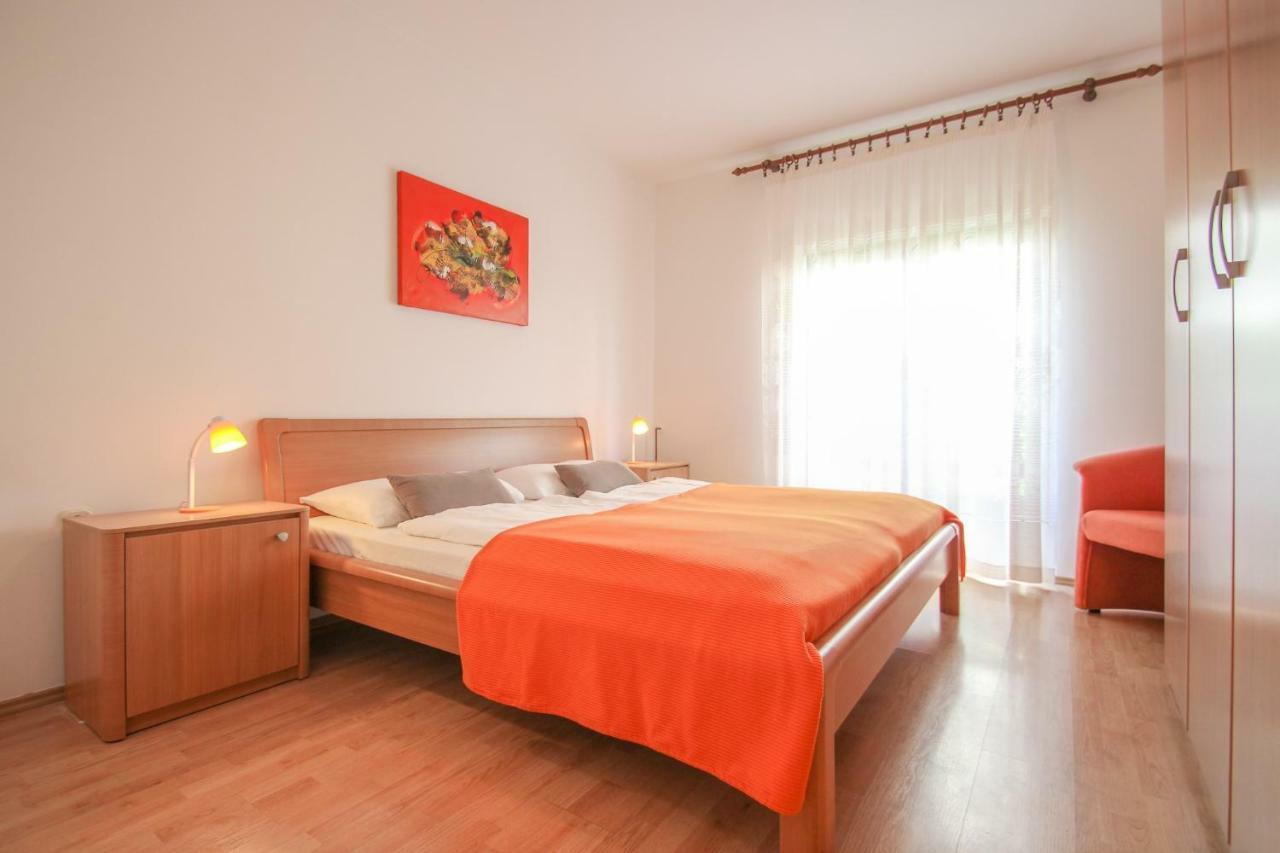 Alenka Orange Apartment Novigrad  Bagian luar foto