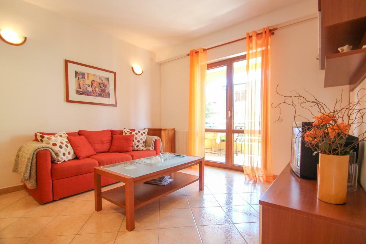 Alenka Orange Apartment Novigrad  Bagian luar foto