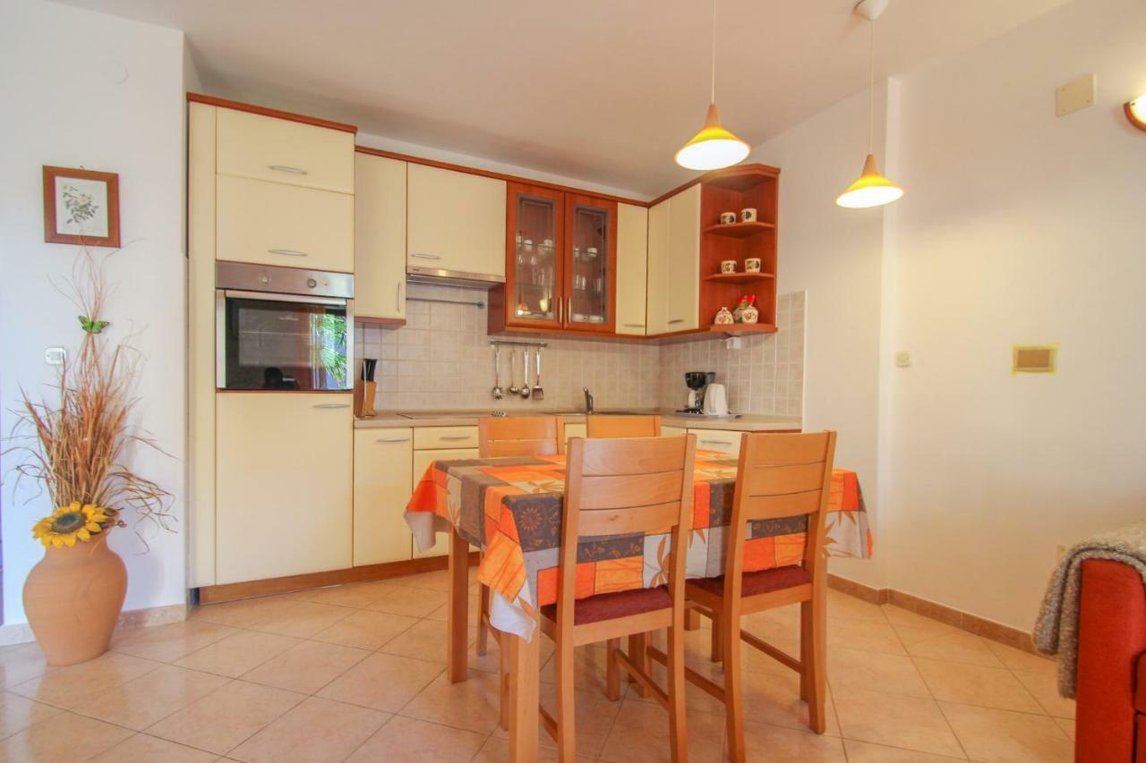 Alenka Orange Apartment Novigrad  Bagian luar foto