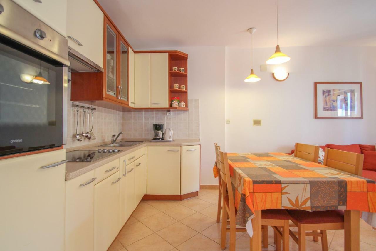 Alenka Orange Apartment Novigrad  Bagian luar foto