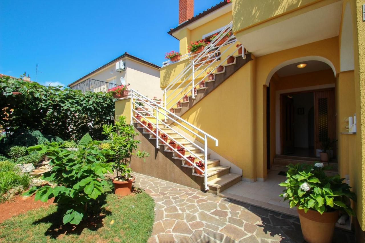 Alenka Orange Apartment Novigrad  Bagian luar foto
