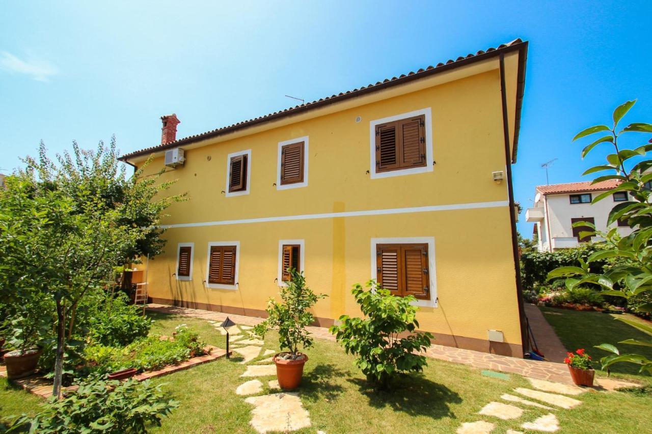Alenka Orange Apartment Novigrad  Bagian luar foto