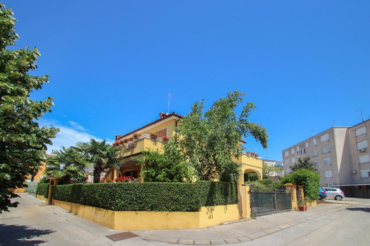 Alenka Orange Apartment Novigrad  Bagian luar foto